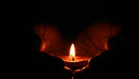 Kasihan, Ribuan Warga di Daerah Terpencil Aceh Timur Buka Puasa Dalam Gelap