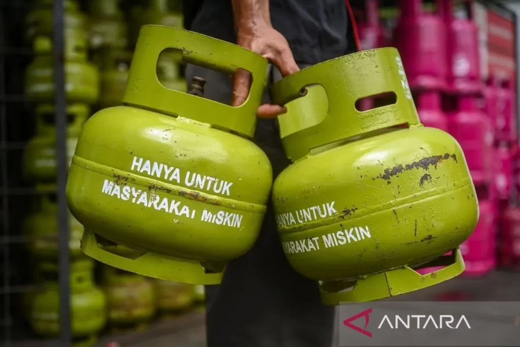 Kapolsek dan Danramil Sidak Kelangkaan Elpiji 3 kg di Peureulak