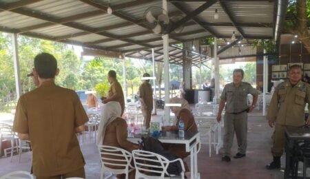 Tampang ASN Aceh Timur Malah Asyik Nongkrong Santai di Warkop saat Jam Kerja