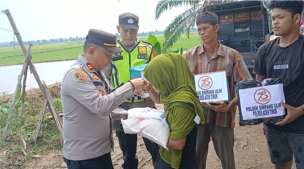 Peduli Korban Bencana Alam, Polsek Simpang Ulim Serahkan Bantuan Masa Panik
