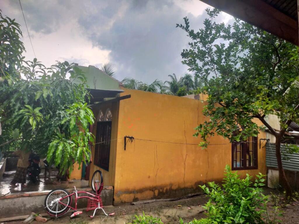 Dua Atap Rumah Warga di Sungai Raya Terbang akibat Hujan Deras Disertai Angin Kencang