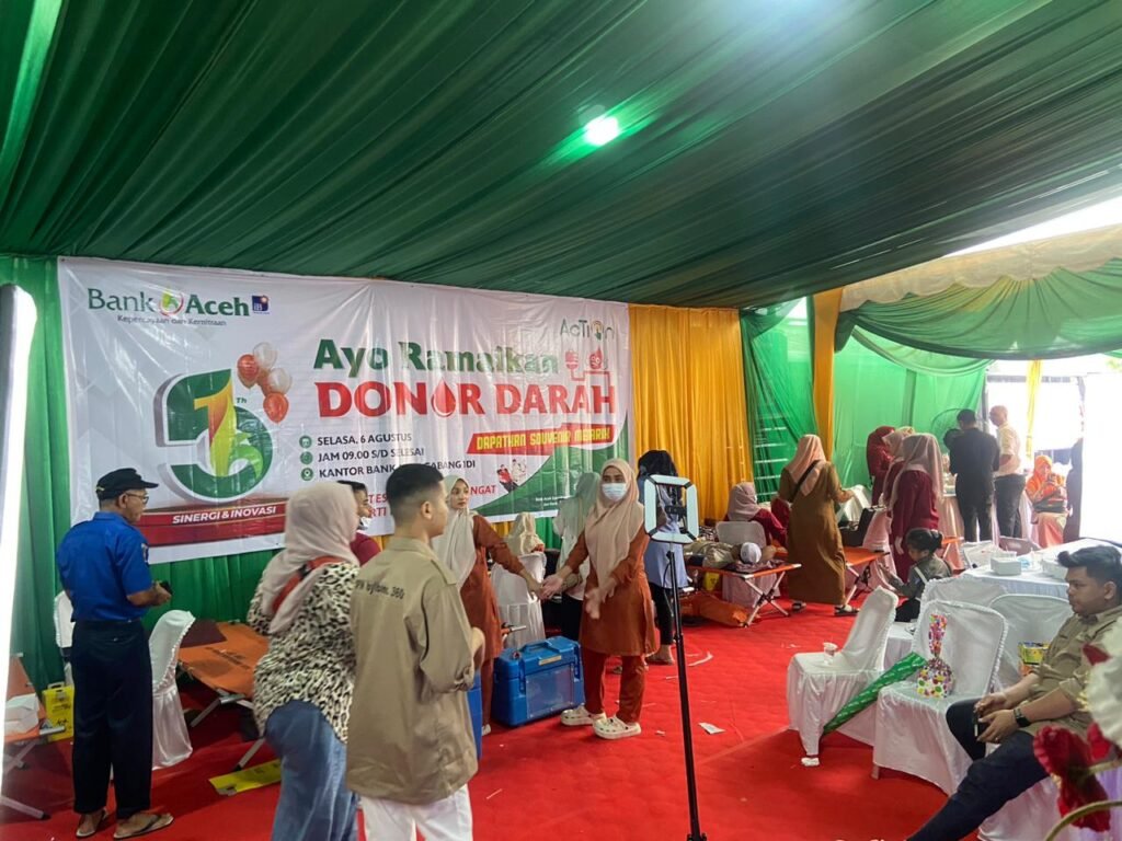 Hut ke-51 Bank Aceh Cabang Idi Gelar Kegiatan Donor Darah dan Beri Bantuan Anak Yatim