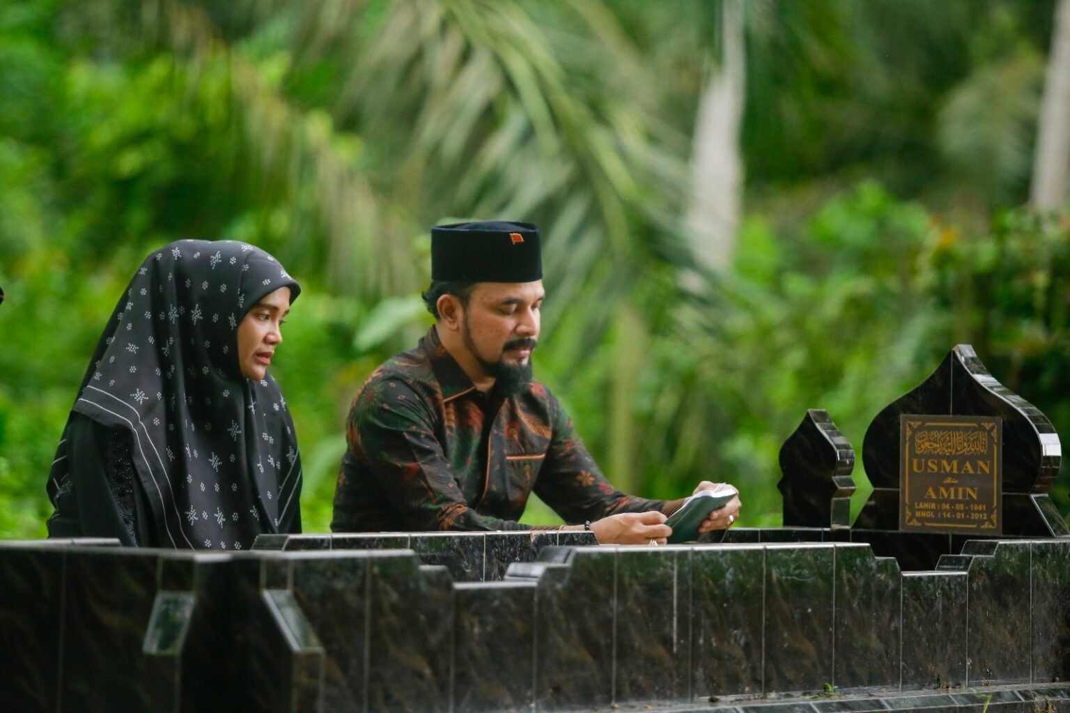 Jelang Pendaftaran Ke KIP, Al-Farlaky Ziarah Ke Makam Ayahandanya