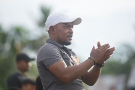 Yusri Ucapkan Selamat kepada Iskandar Al-Farlaky