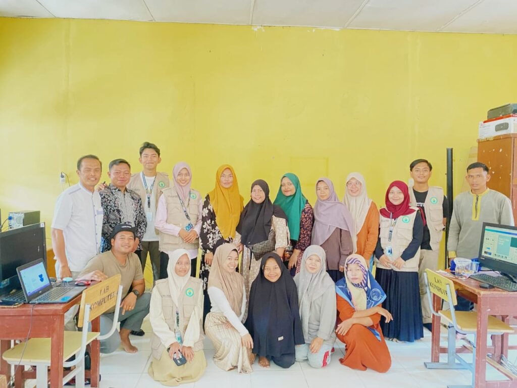 Pendidikan di Era Digital: Mahasiswa KKN Melayu Serumpun Gelar Pelatihan Desain Grafis