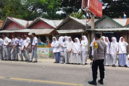 Sambutan Meriah Warga dan Pelajar di Aceh Timur untuk Api PON XXI