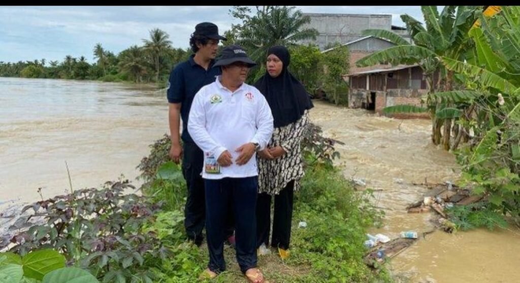 Tanggul di Seruway Jebol, Satu Ambruk Puluhan Rumah Terendam Banjir