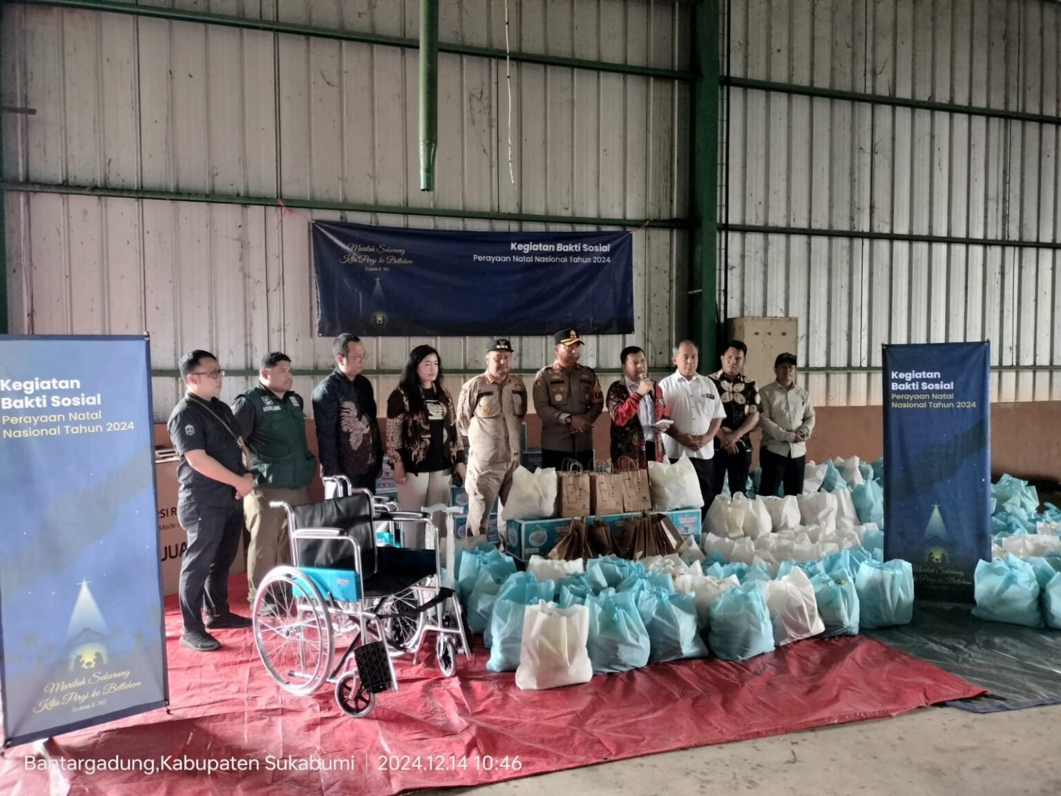 Panitia Natal Nasional Bagikan Bantuan Sosial, Berharap Warga Rasakan Kebahagiaan