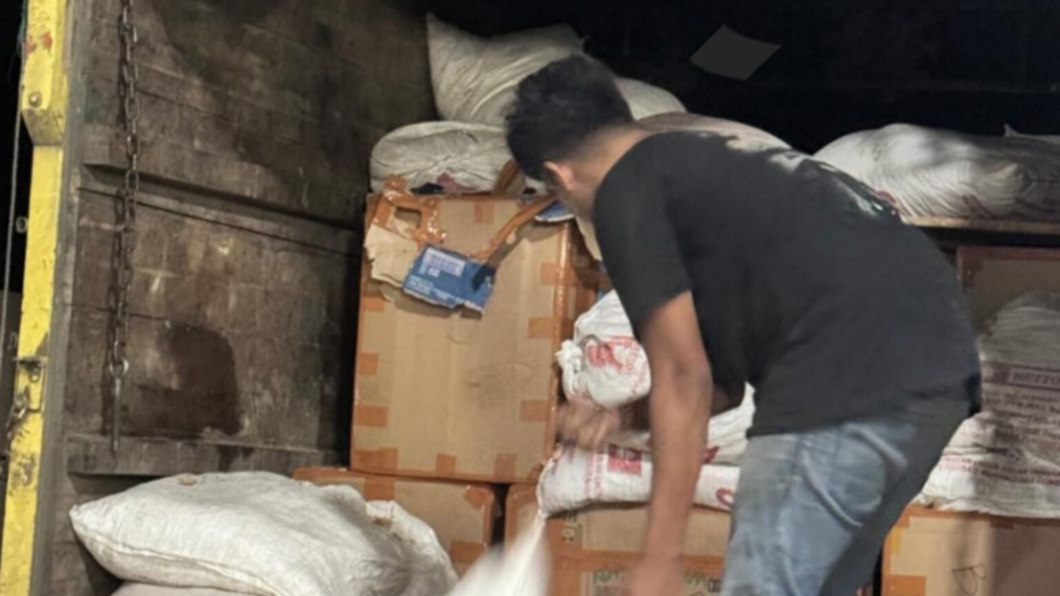 Awal Tahun, Bea Cukai Langsa Sita 1 Juta Batang Rokok Ilegal