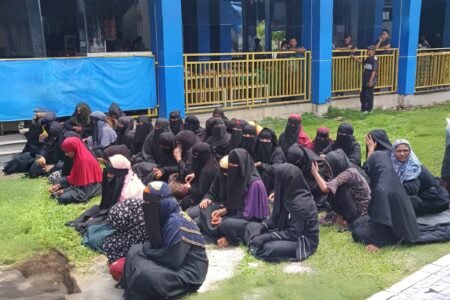Bus Pariwisata Angkut Seratusan Etnis Rohingya Selendupan Dicegat Aparat di Langsa