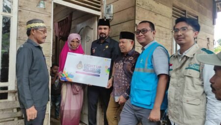 Bupati Aceh Timur, Luncurkan Program Pemasangan Listrik Gratis untuk Warga Kurang Mampu