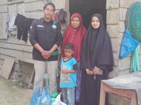 HIMAT Hadirkan Senyum di Desa Seuneubok Kuyun: Kisah Haru Ibu Tulang Punggung Keluarga