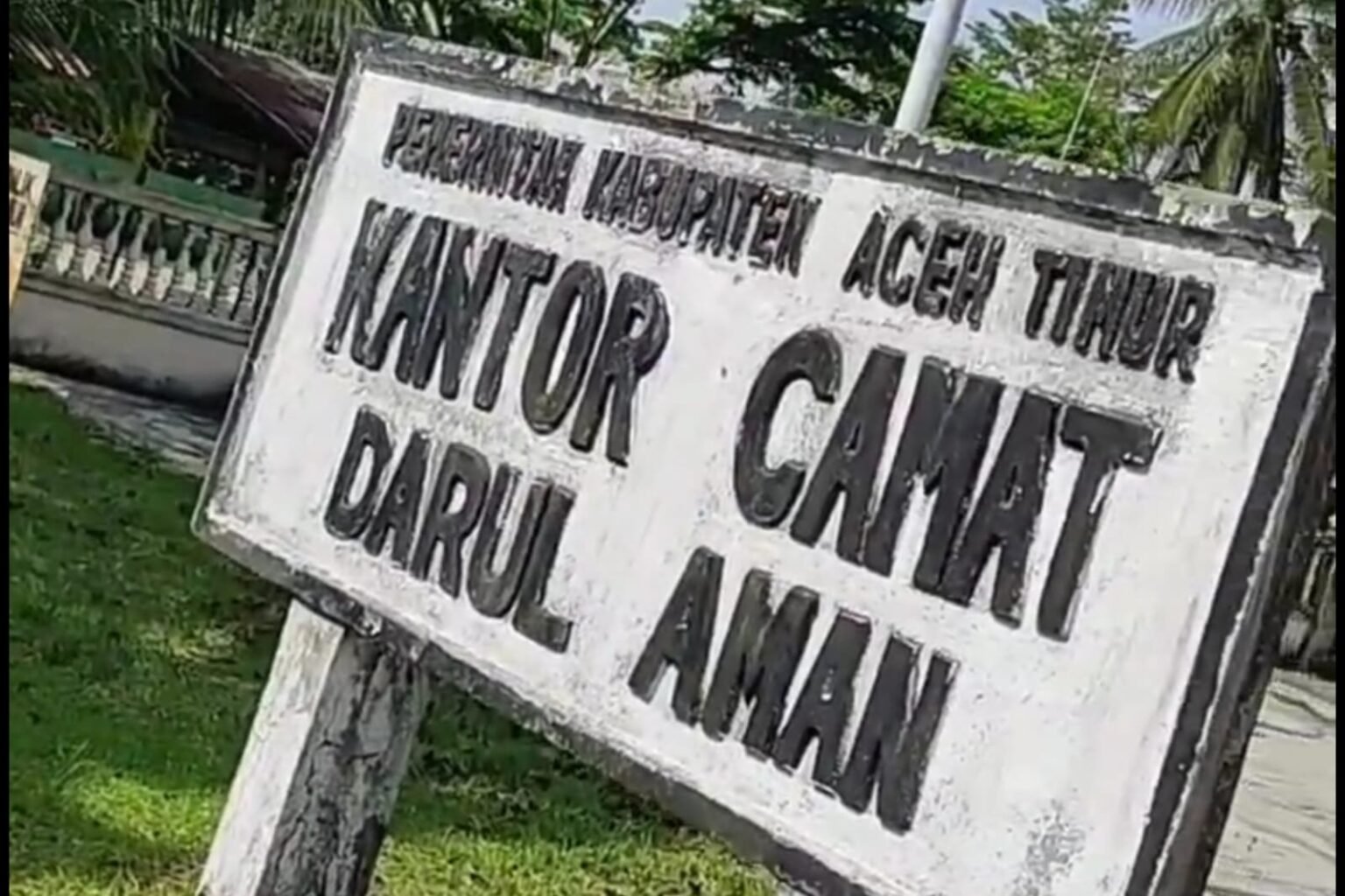 Sidak ke Kantor Camat Darul Aman, Bupati Al-Farlaky Temukan Pegawai Bolos