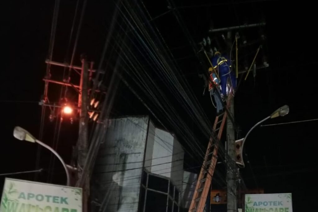 PLN Upayakan Pulihkan Listrik Padam, Berikut Wilayah Yang Merasakan Dampaknya Malam Ini