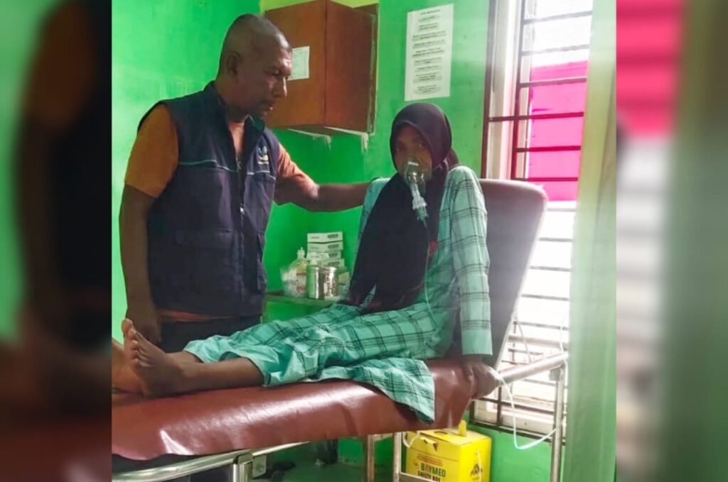 TKSK Idi Rayeuk Beri Pertolongan Pertama dan Evakuasi Warga yang Mengalami Sesak Napas