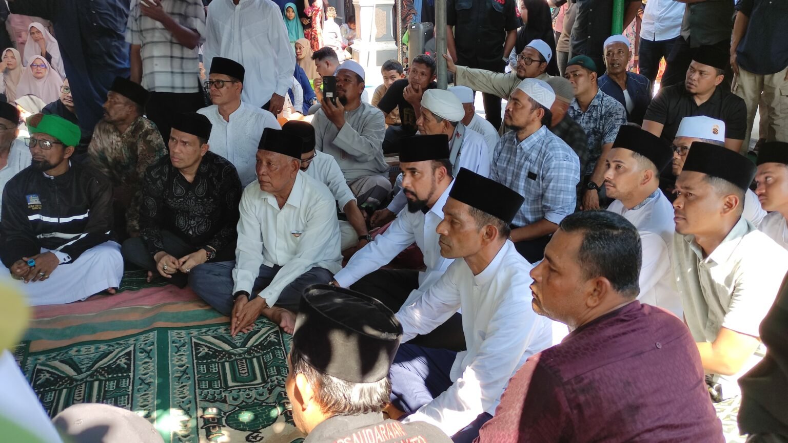 Bupati Aceh Timur Hadiri Pemakaman Tokoh Masyarakat Simpang Ulim