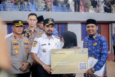 219 CPNS Terima SK, Bupati Al-Farlaky: Tunjukkan Dedikasi dan Loyalitas dalam Bekerja