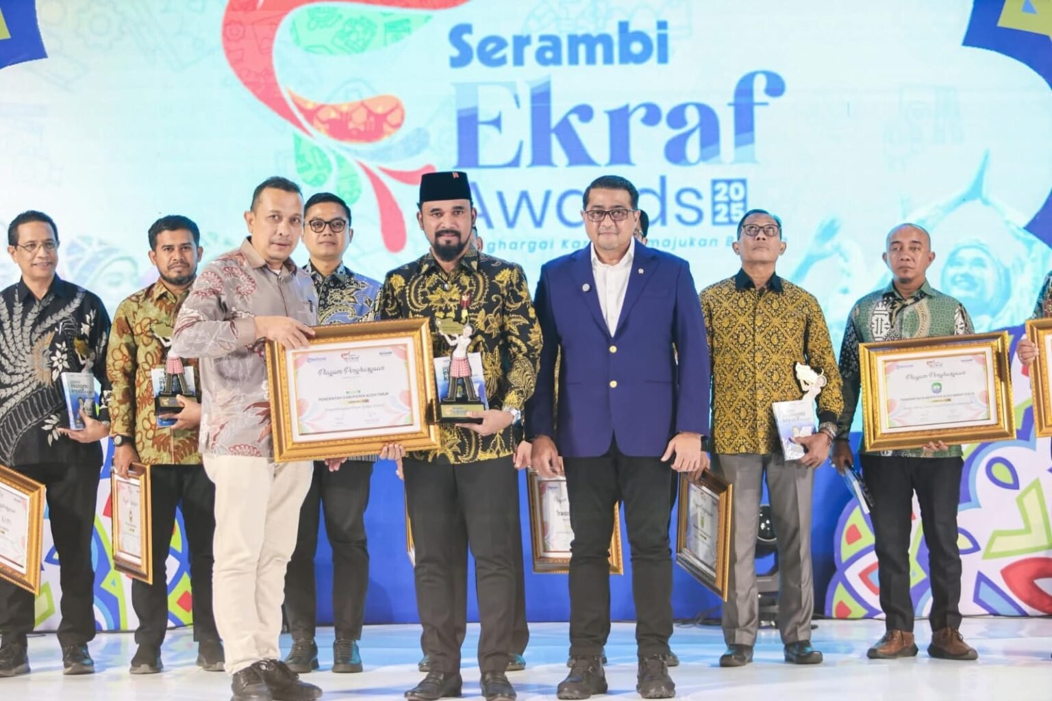 Bupati Aceh Timur Raih Penghargaan Serambi Ekraf Award 2025