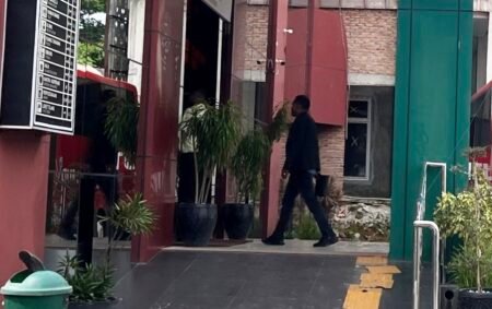 Mantan Bupati Aceh Timur Rocky Memenuhi Panggilan Kejari