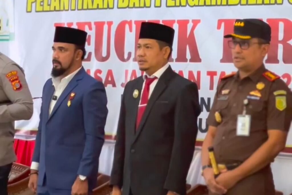 Pelantikan Serentak Keuhik di Aceh Timur: Bupati dan Wakil Bupati Kompak Bangun Sinergitas Pemerintahan