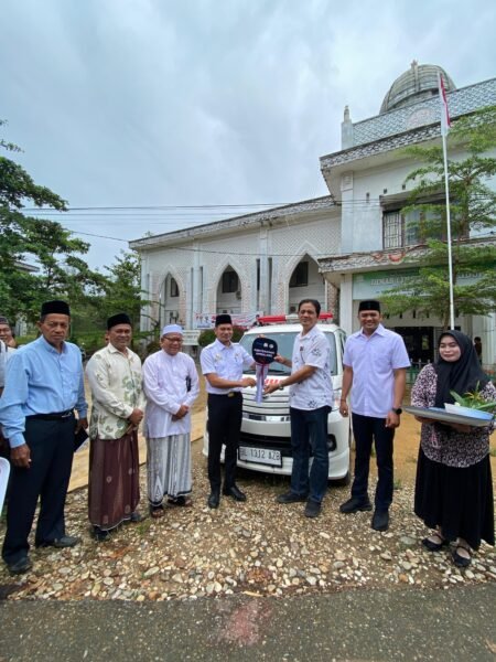 Wabup Aceh Timur T. Zainal Abidin Terima Ambulans Bantuan PT PNM Melalui BAZNAS RI