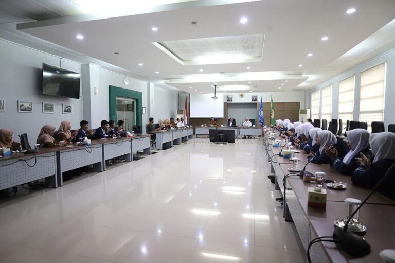 Siswa SMAN 1 Peureulak Aceh Timur Tour Kampus USK Aceh
