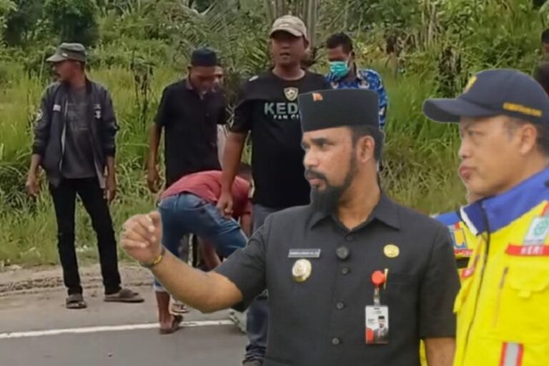 Bupati Aceh Timur Tanggap Cepat Atasi Jalan Rusak di Peureulak Barat