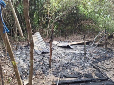 Warga Tanjong Kapai Idi Rayeuk Basmi Gubuk Pengundang Maksiat