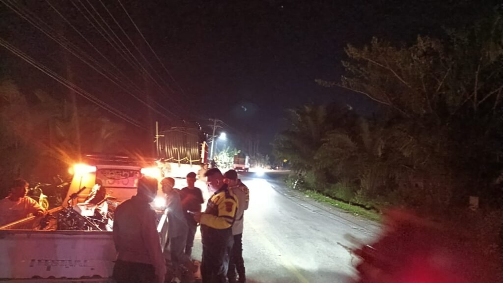 Pemotor RX King Tewas Usai Tabrak Truk di Aceh Timur, Diduga Terlibat Balap Liar