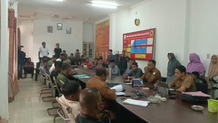 Puluhan Warga Gampong Teupin Breuh kembali Desak Inspektorat Terkait Transparansi Dana Desa Mereka