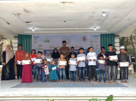 Semarak Maulid di SMA Negeri 1 Peureulak, Lomba Dikee dan Santunan Anak Yatim Warnai Perayaan