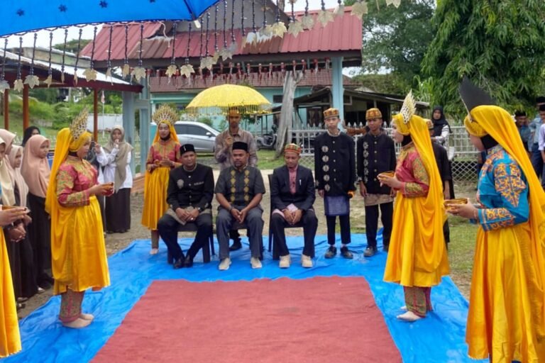 Melestarikan Adat Seumapa Sebagai Kekayaan Identitas Bangsa bagi Pelajar Aceh Timur