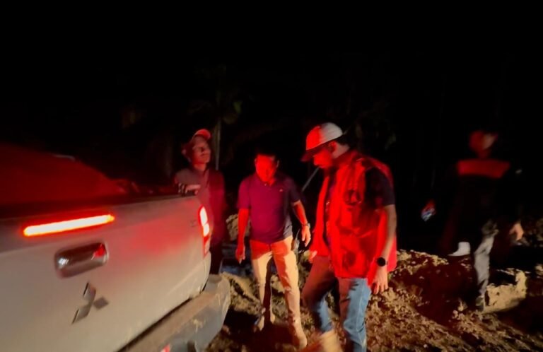 Bupati Aceh Timur Terjebak di Perbatasan Dusun Serkil, Aceh Tamiang