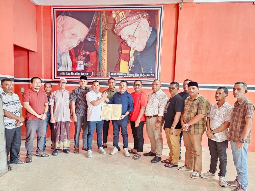 Haji Maop Resmi Jabat Ketua DPW PA Aceh Timur, Kupiah Seuke Serahkan Amanah