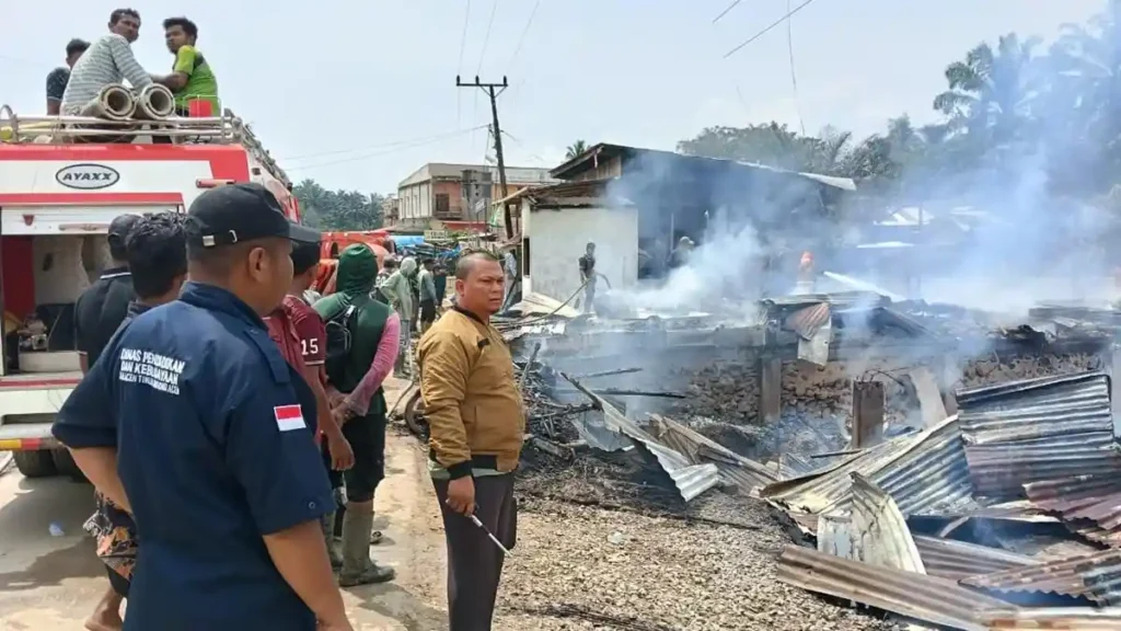 Kebakaran Hebat di Peunaron Aceh Timur, 13 Ruko Ludes Terbakar