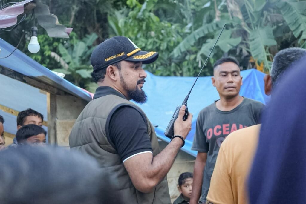 Belajar dari Pengalaman, Bupati Aceh Timur Bagikan 106 Handy Talky untuk Kades, Siap Hadapi Bencana