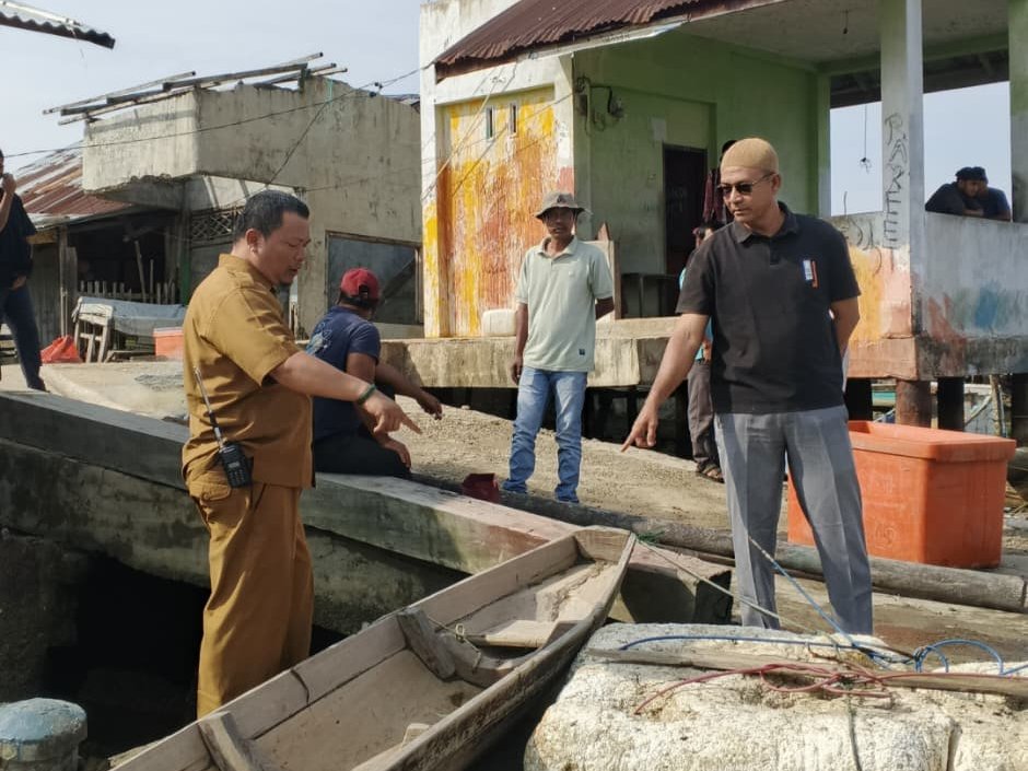 Camat Julok Respon Cepat Keluhan Nelayan Terkait Kerusakan Dermaga Kuala Geulumpang