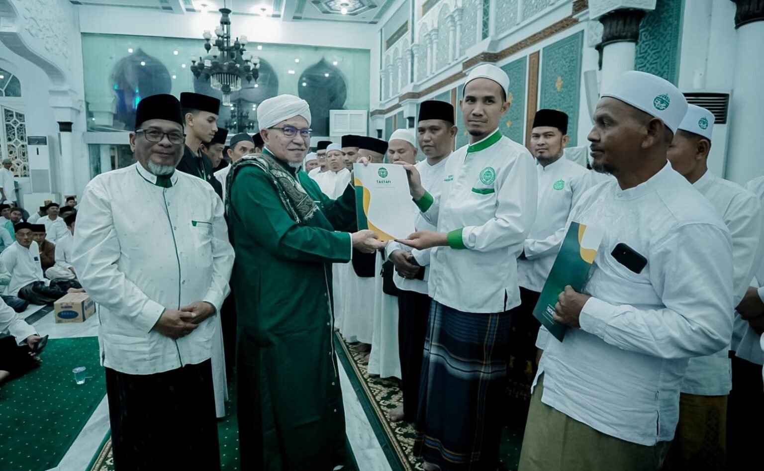 Abu Mudi Lantik Pengurus Tastafi se-Aceh dan Luar Negeri Periode 2026–2031 di Baiturrahman