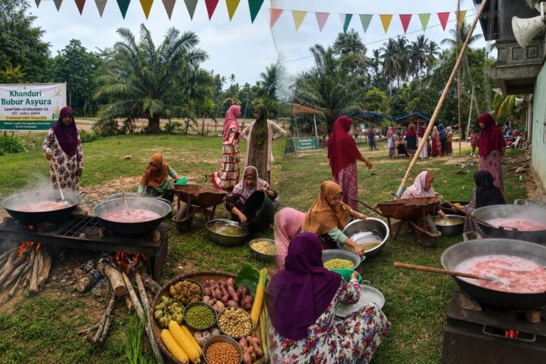 Khanduri Bubur Asyura di Gampong Keumuneng Sa, Warisan Adat Aceh yang Sarat Makna Kebersamaan