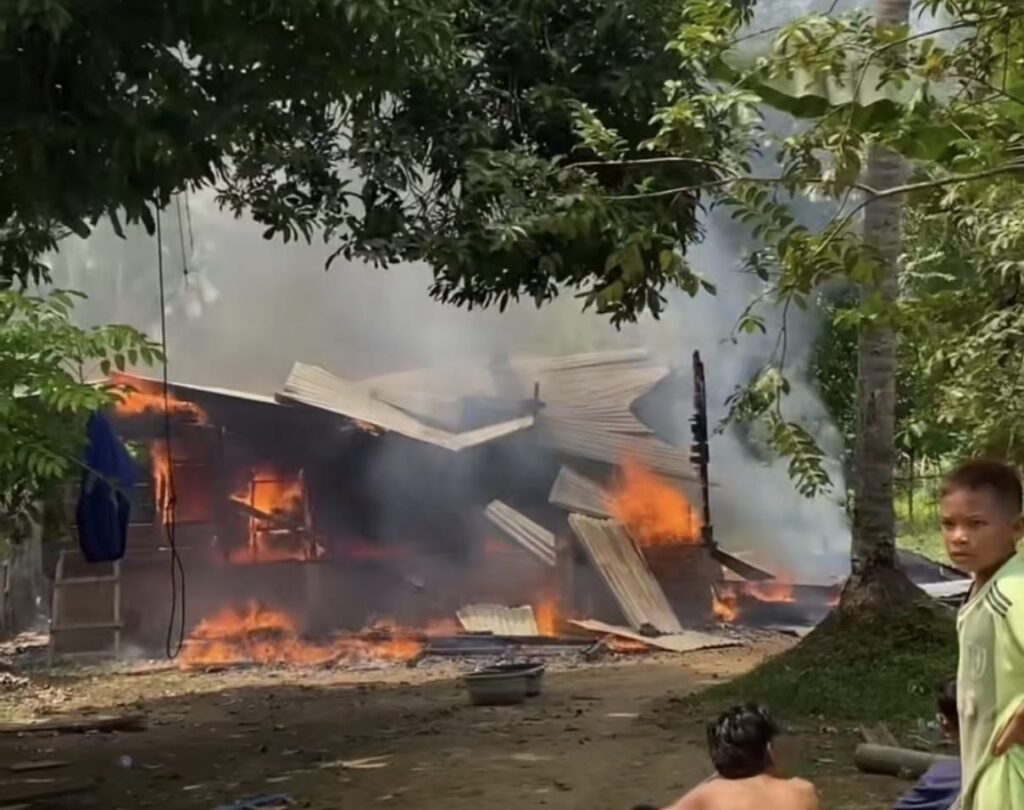 Kebakaran Melalap Rumah Kayu Di Matang Neuheun Nurussalam, Kerugian Ditaksir Ratusan Juta