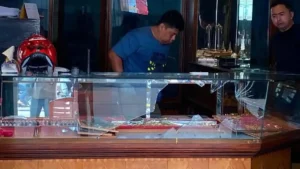 BREAKING: Bobol Toko Emas Amin Setia Tapaktuan, Pelaku Bersenjata Laras Panjang Buron