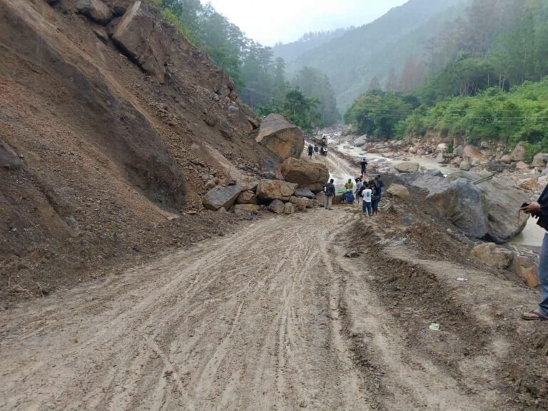 Warga Gayo Lues Geram: Jalan Provinsi Rusak Dibiarkan, PUPR Aceh Diminta Turun Lapangan