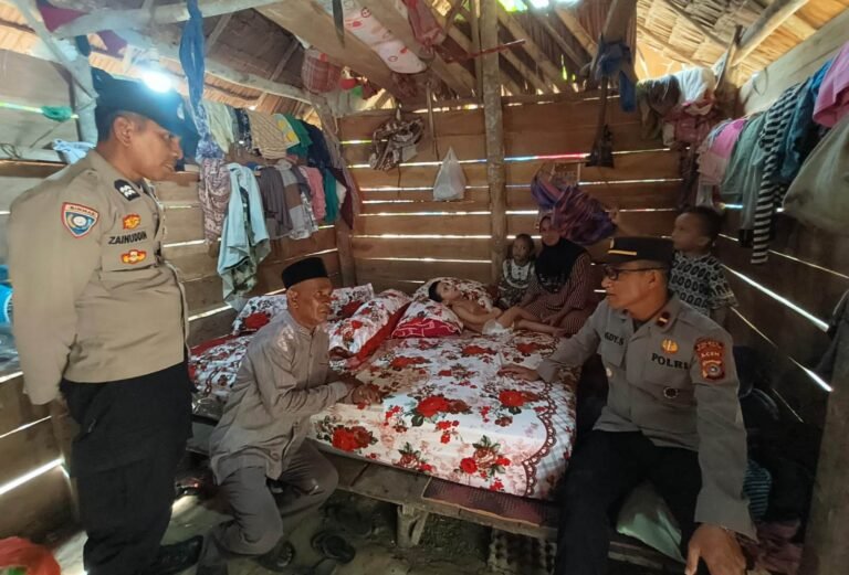 Kepedulian Kecil Dari Polsek Banda Alam: Bantuan Untuk Rizki, Anak Disabilitas Di Panton Rayeuk M