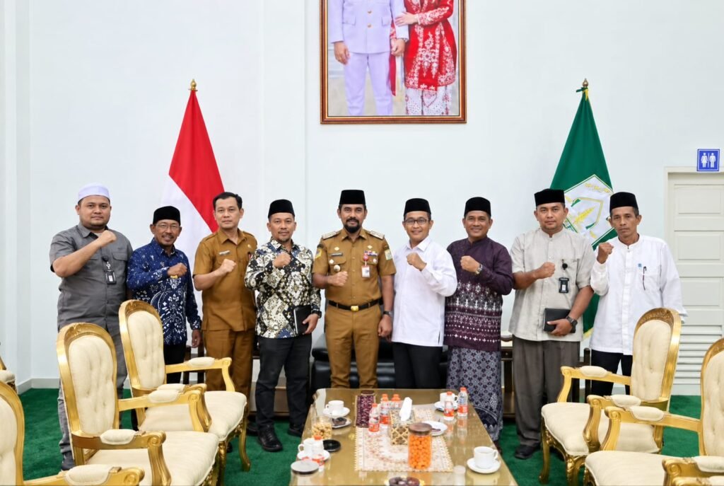 Kolaborasi Atasi Kemiskinan, Baitul Mal dan Bupati Aceh Timur Bahas Bantuan Rumah Dhuafa