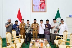 Kolaborasi Atasi Kemiskinan, Baitul Mal dan Bupati Aceh Timur Bahas Bantuan Rumah Dhuafa