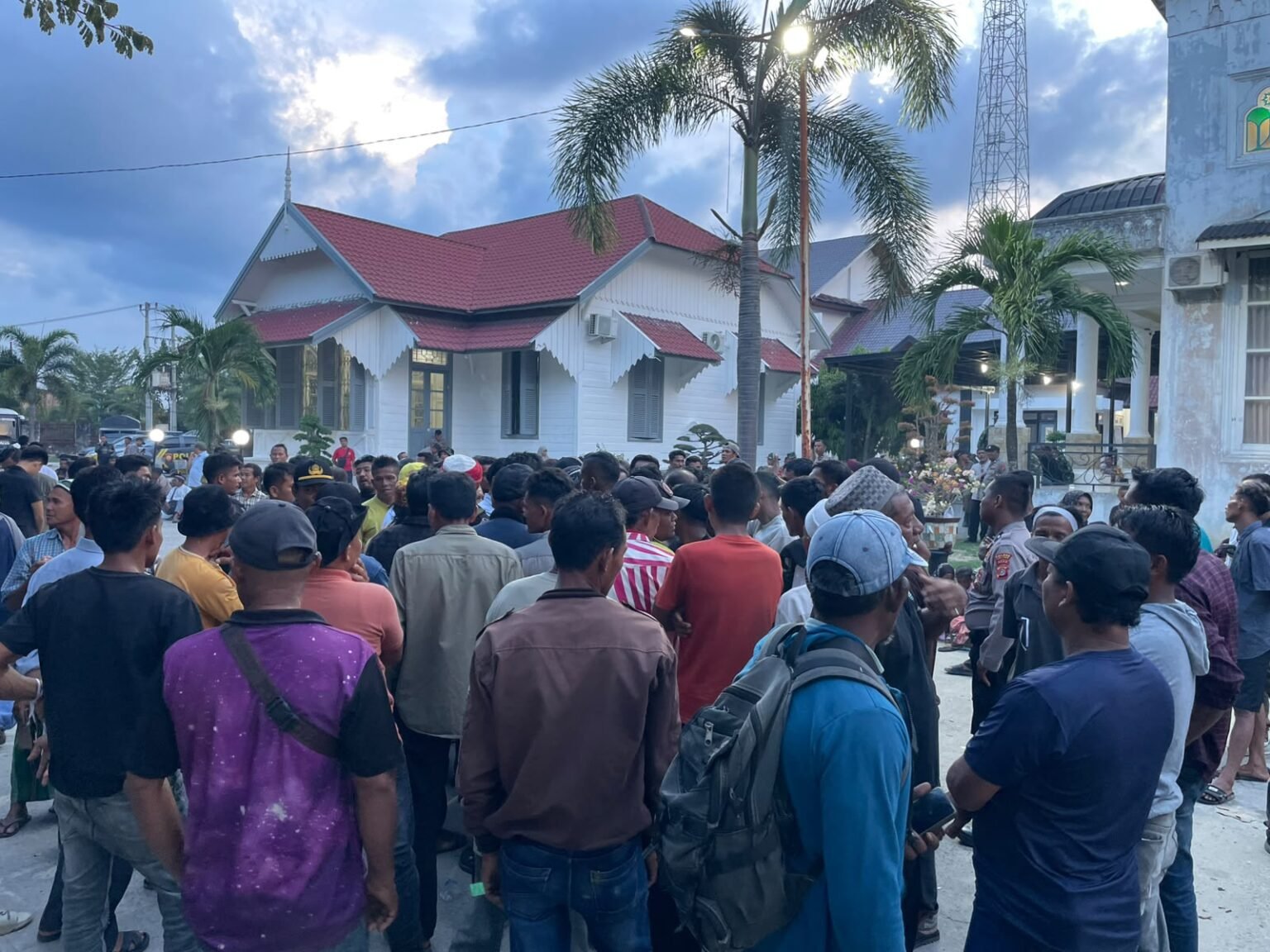 Buruh Tani Aceh Timur Duduki Pendopo, Tuntut Bupati Tuntaskan Sengketa HGU