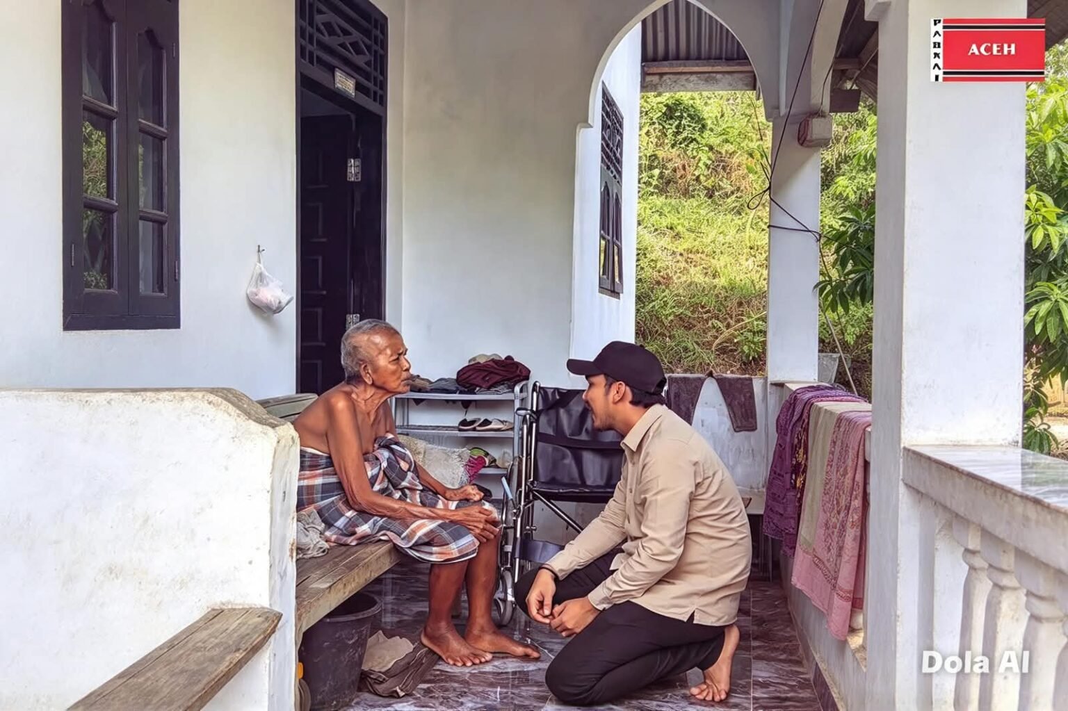 Kepedulian Anggota DPRK Aceh Timur, Zulfahmi Antar Kursi Roda untuk Nenek Salamah di Panton Rayeuk
